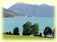 Kaltenbrunn mit Blick über den Tegernsee